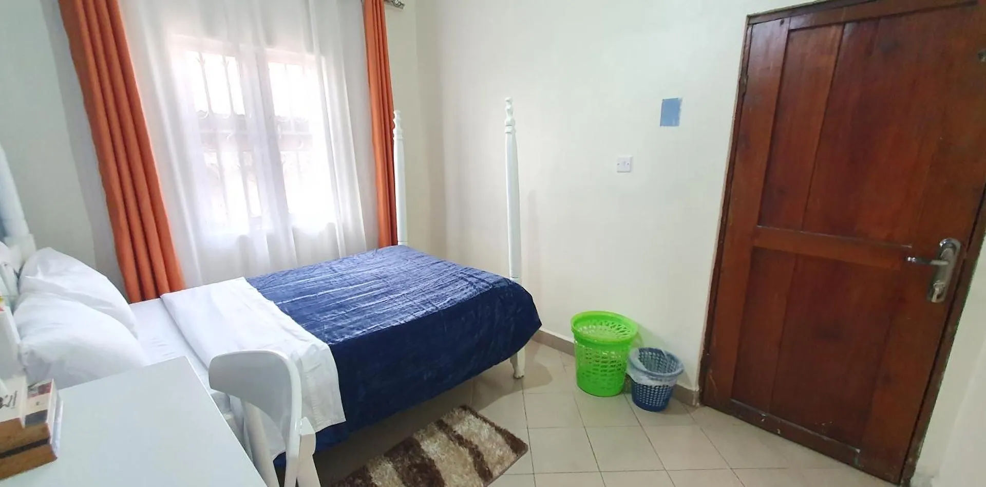Проживание в семье Mulan Room On Mawanda Road Кампала
